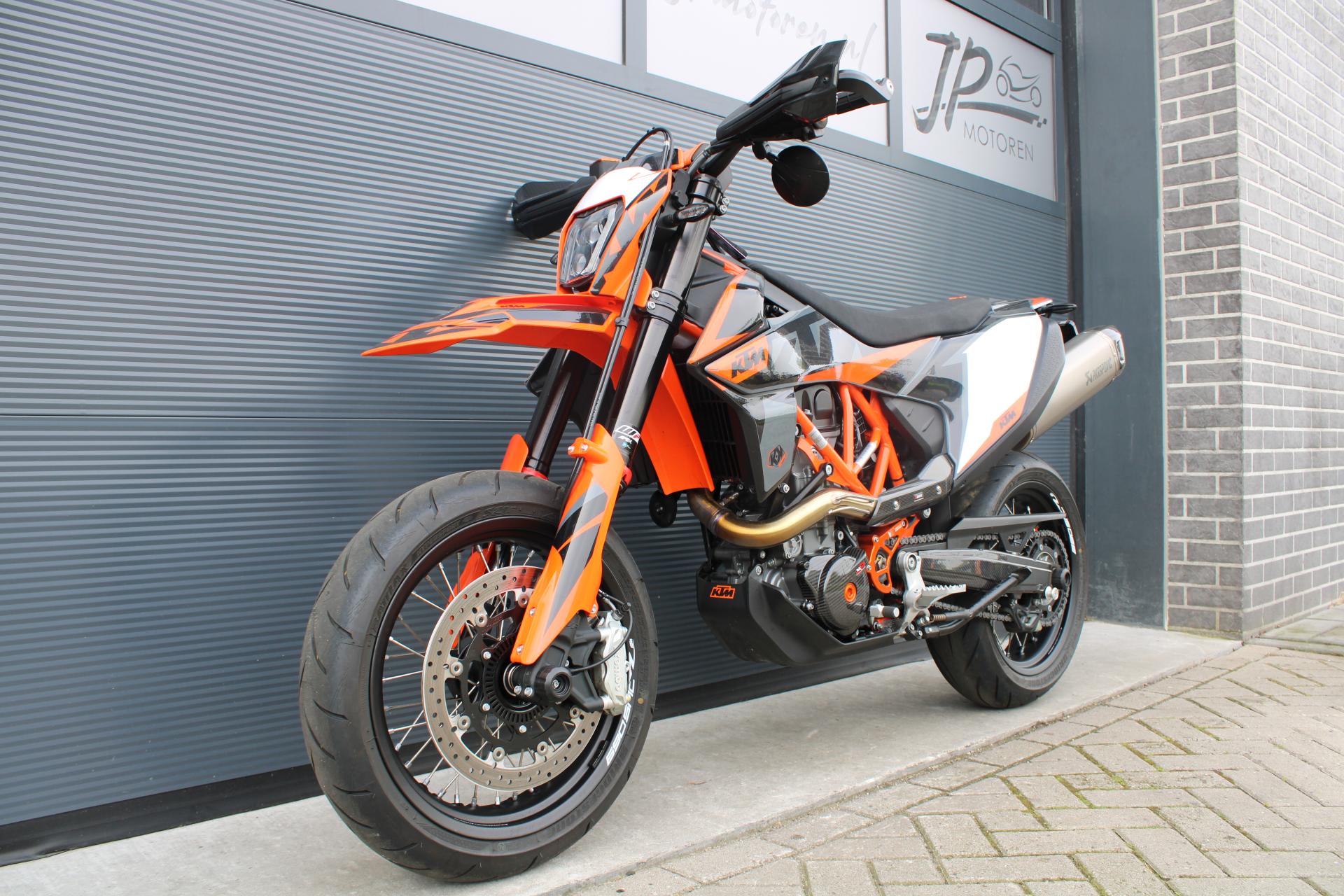 KTM 690 SMC R - 2021 (1)