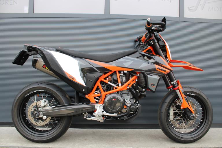 KTM 690 SMC R - 2021 (8)