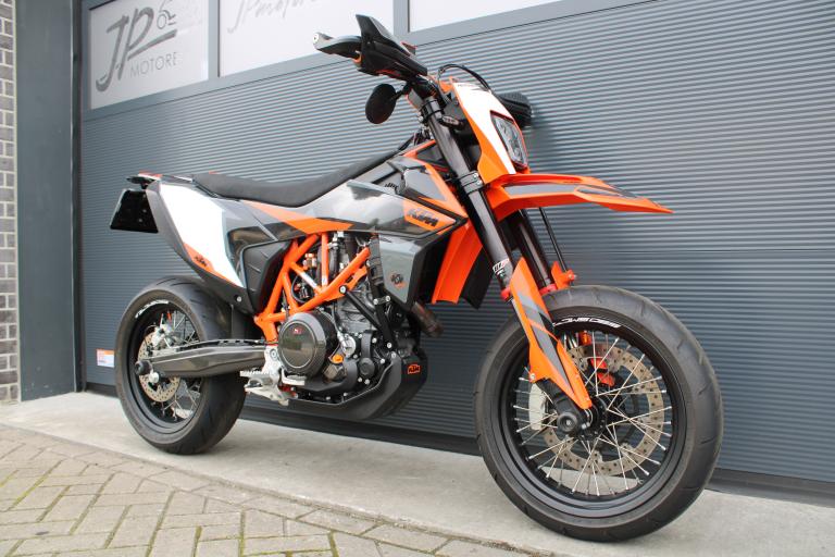 KTM 690 SMC R - 2021 (10)