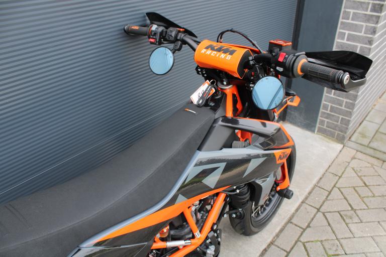 KTM 690 SMC R - 2021 (11)
