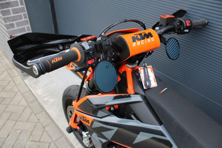 KTM 690 SMC R - 2021 (12)