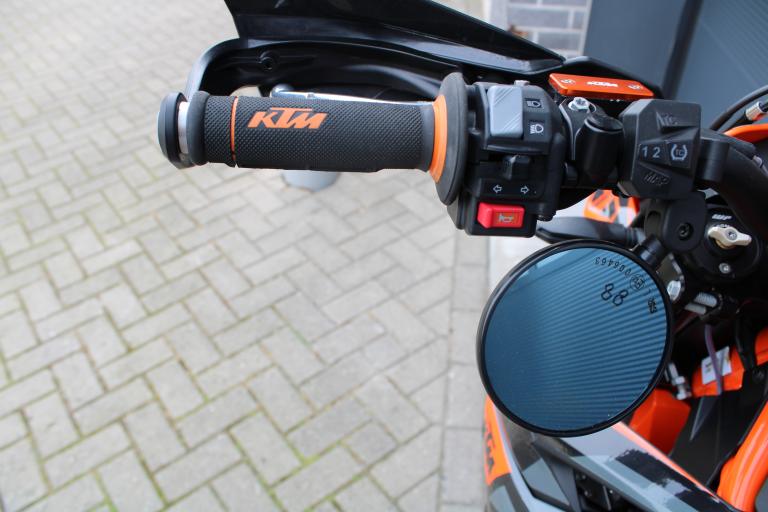 KTM 690 SMC R - 2021 (13)