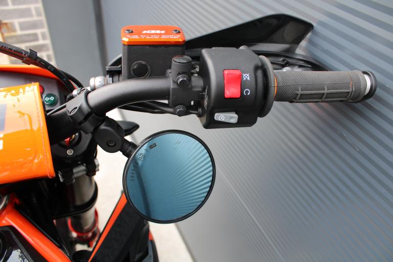 KTM 690 SMC R - 2021 (14)