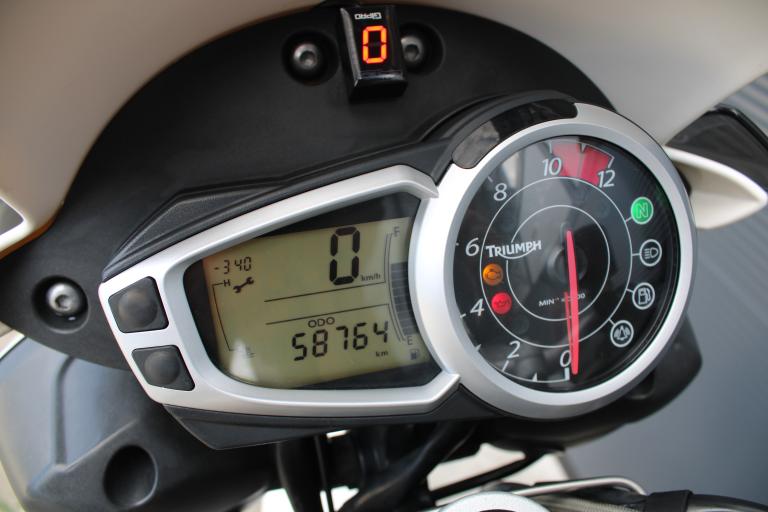 Triumph Speed triple 1050 - 2011 (17)