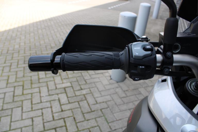 Suzuki DL 1000 - 2019 (13)
