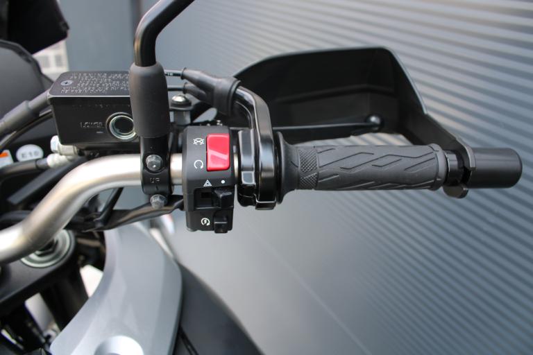 Suzuki DL 1000 - 2019 (14)