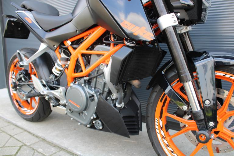 KTM 390 Duke ABS - 2015 (9)