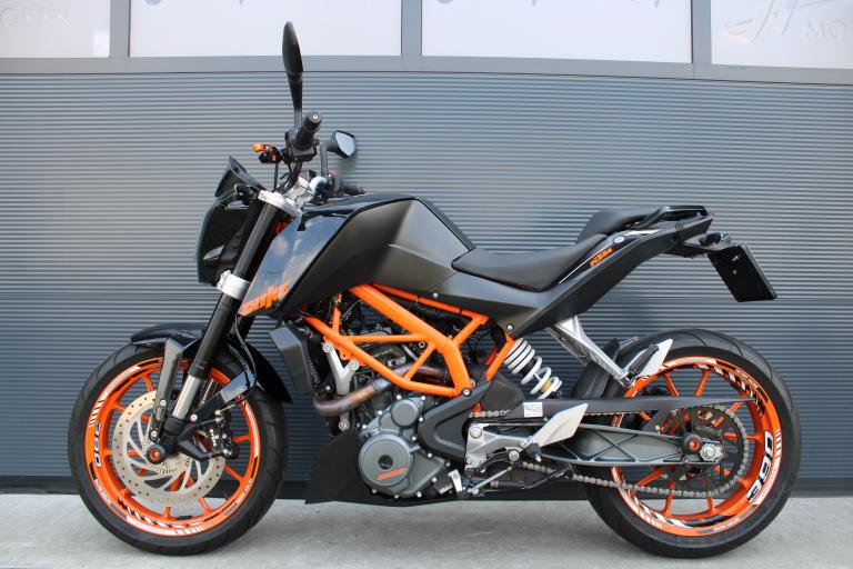 KTM 390 Duke ABS - 2015 (3)