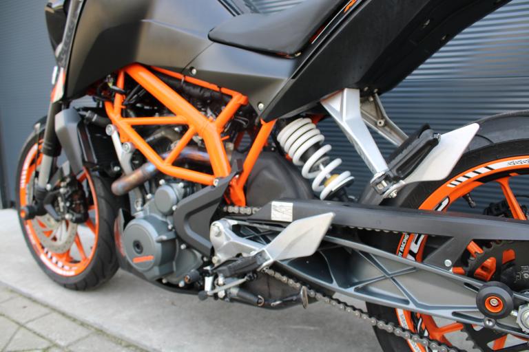KTM 390 Duke ABS - 2015 (4)