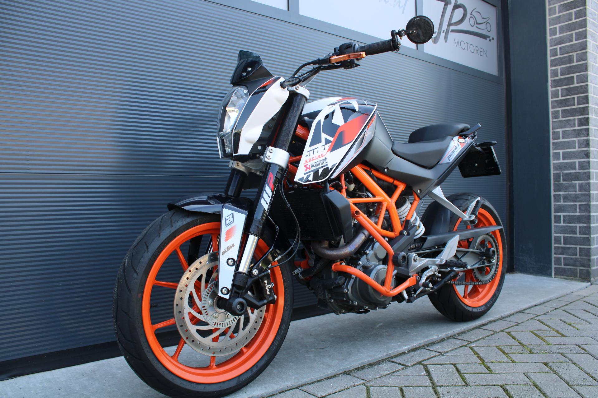 KTM 390 Duke - 2015 (1)