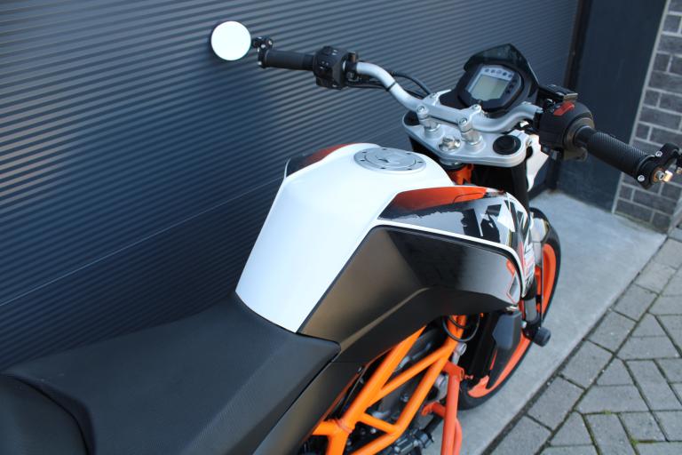 KTM 390 Duke - 2015 (11)
