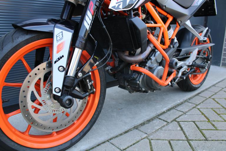 KTM 390 Duke - 2015 (2)