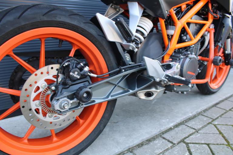 KTM 390 Duke - 2015 (8)