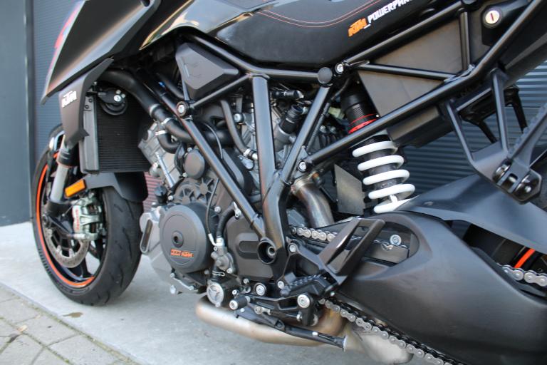 KTM 1290 Super duke R - 2017 (4)