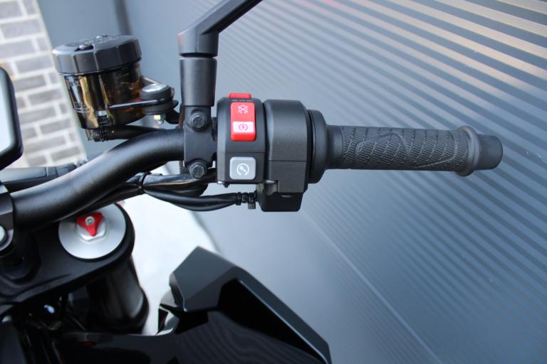 KTM 1290 Super duke R - 2017 (14)