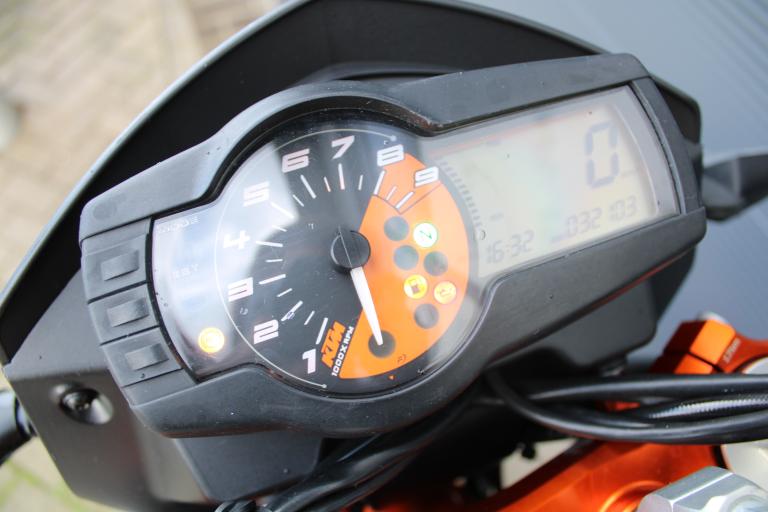 KTM 690 Duke R - 2015 (5)