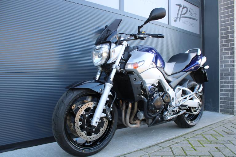 Suzuki GSR 600 - 2007 (1)