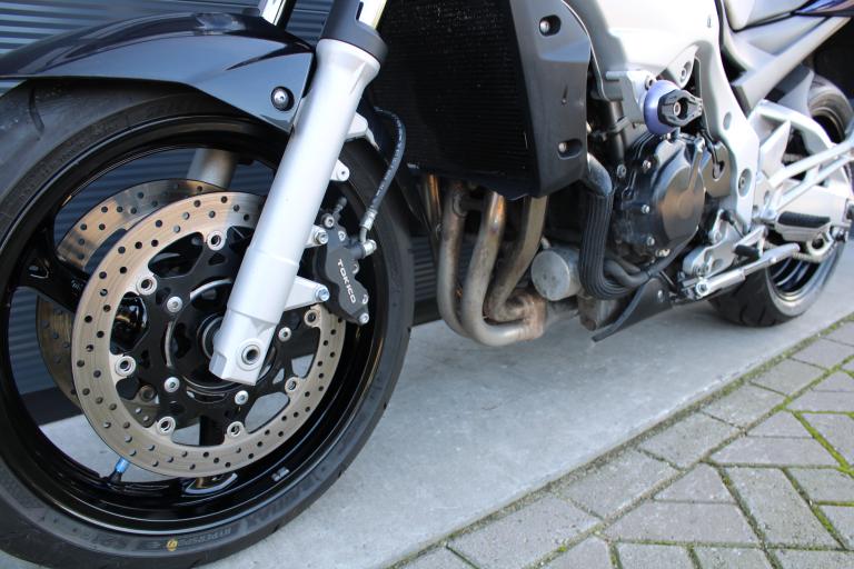 Suzuki GSR 600 - 2007 (2)