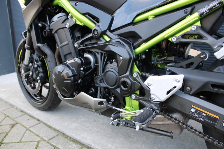 Kawasaki Z 900 Performance - 2020 (4)