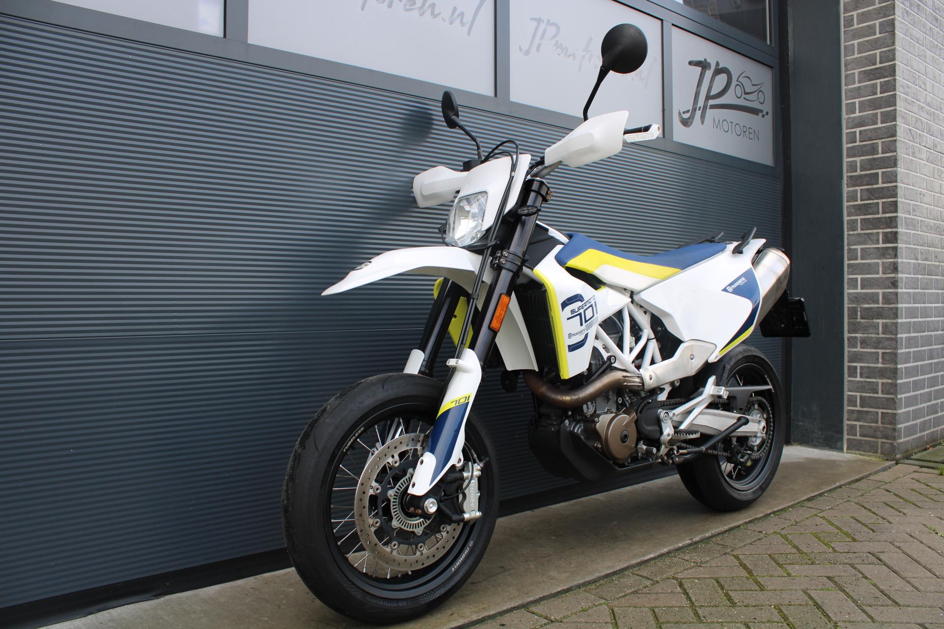 Husqvarna 701 Supermoto - 2019 (1)